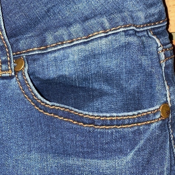 🌟LADIES/ Juniors jean shorts - Picture 4 of 6